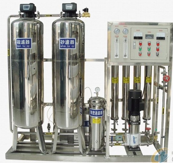 304卫生管道纯水设备.jpg